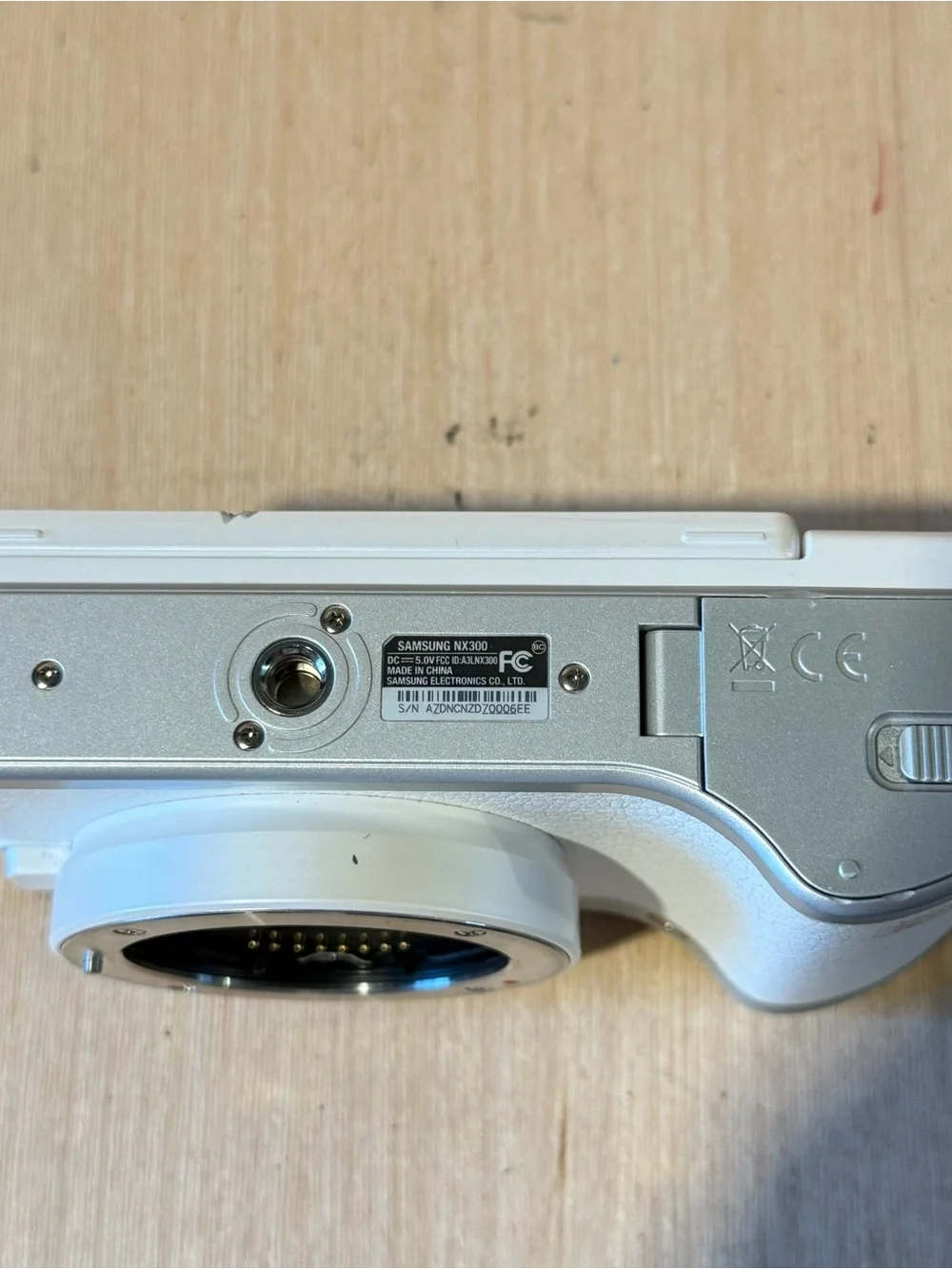 Samsung NX300 Mirrorless Digital Camera White Body Only Tested Working Read Info